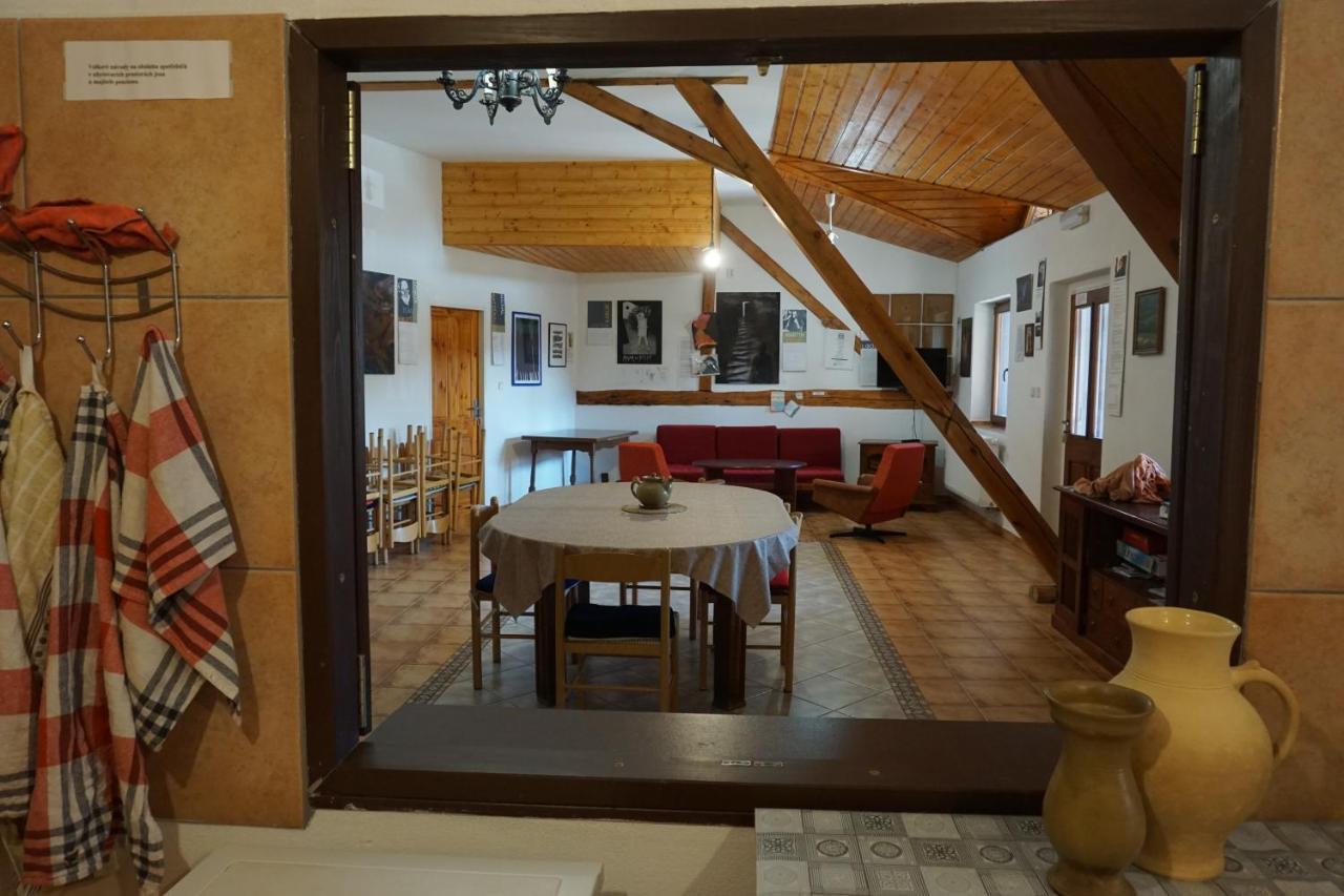 Mlyn-Osvracin Appartement Buitenkant foto