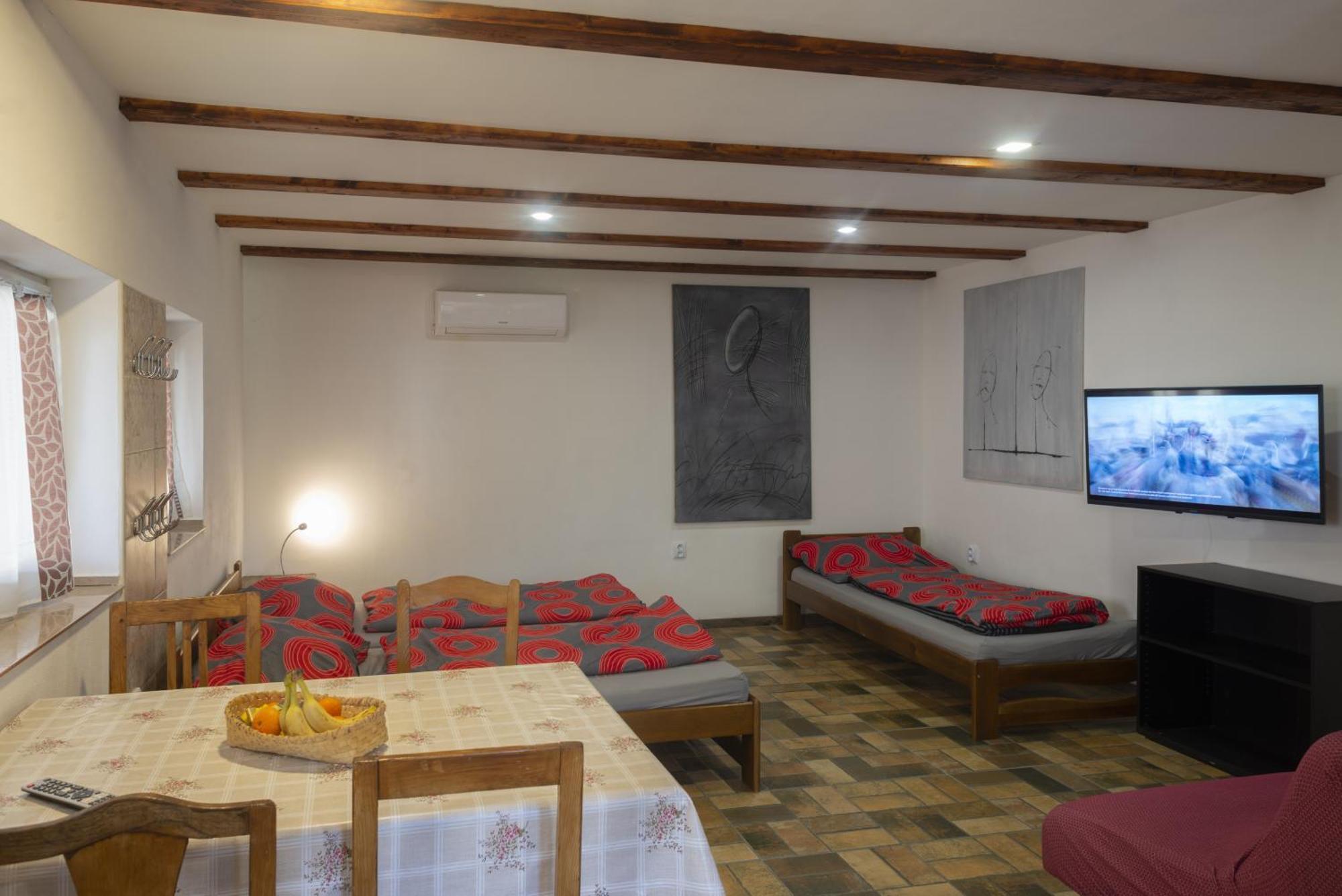 Mlyn-Osvracin Appartement Buitenkant foto